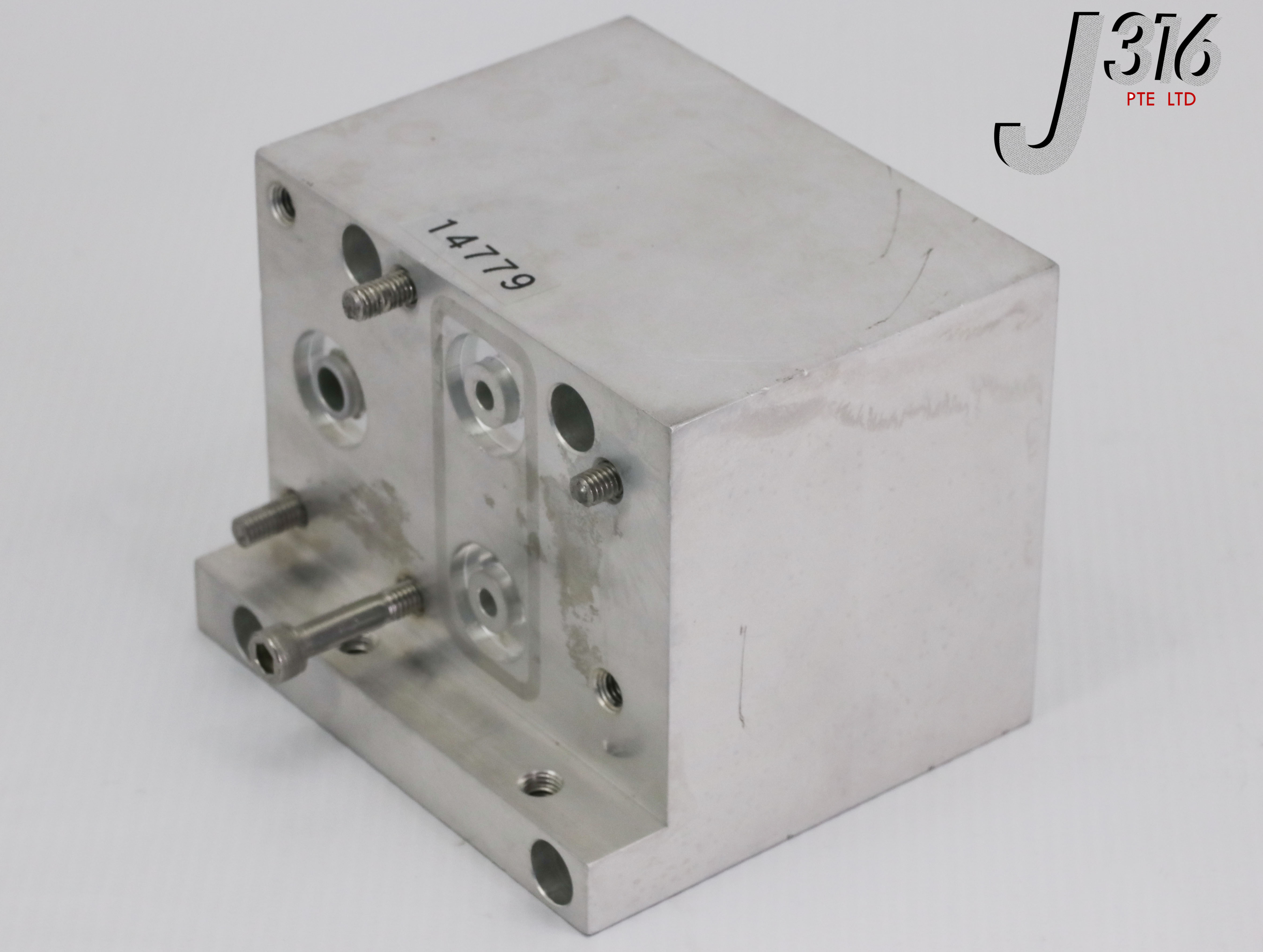 14779 APPLIED MATERIALS BLOCK, MIXING, LID GIGA-FILL SACVD 0040